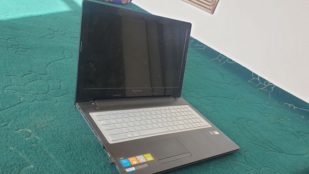 Noutbook LENOVA sotiladi