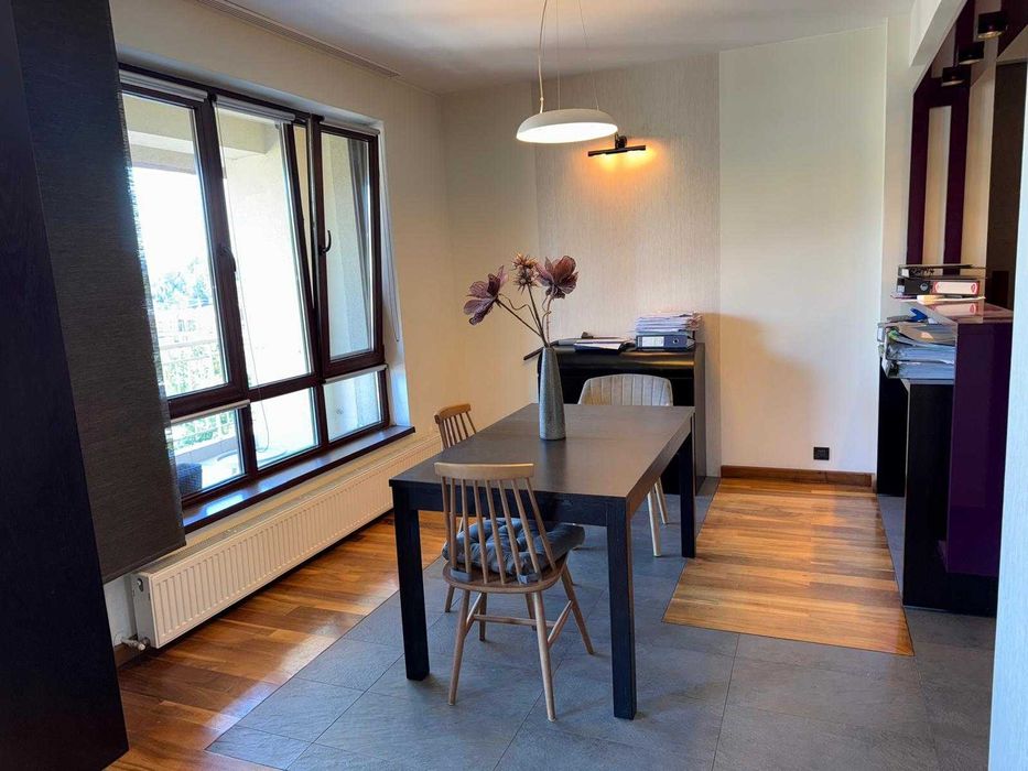Apartament 2 cam+ boxa vizavi de Hanul Trei Sarmale