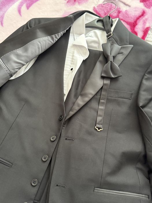 Продам смокинг срочно