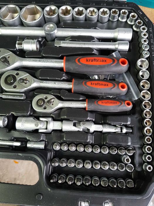 Trusa Scule in Valiza cu 3 clicet -HITMAN  216 buc .. Professional .