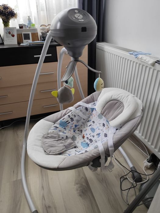 Leagăn electric Wunderkid Side – gri, cu telecomandă