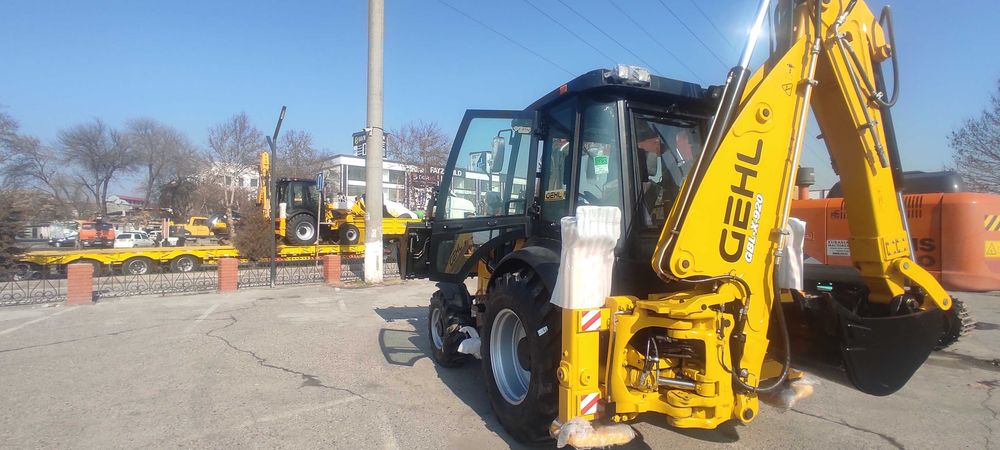 Экскаватор погрузчик Gehl GBL X-920