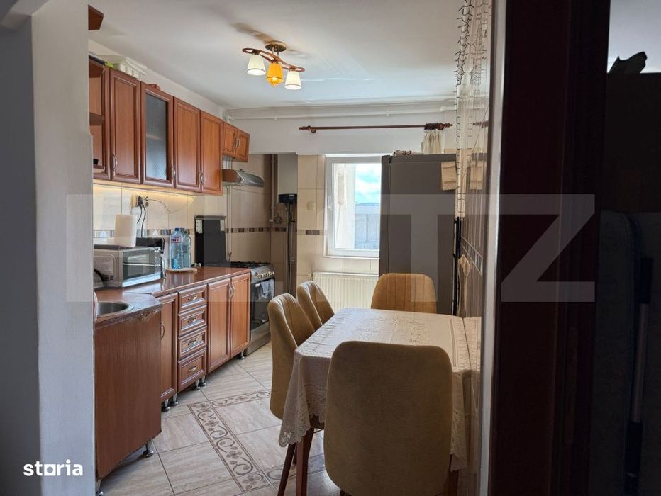 1 camera decomandata de inchiriat intr-un apartament cu 4 camere, zona