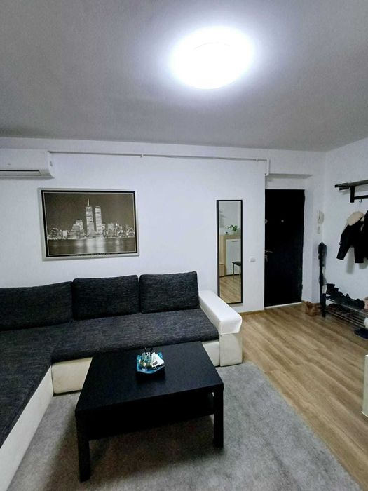 Proprietar vând apartament 3 camere semidecomandat bloc 2012 demisol