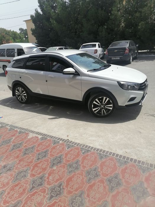 Lada vesta sw Cross