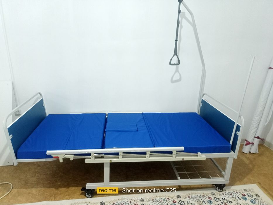 Медицинская кровать