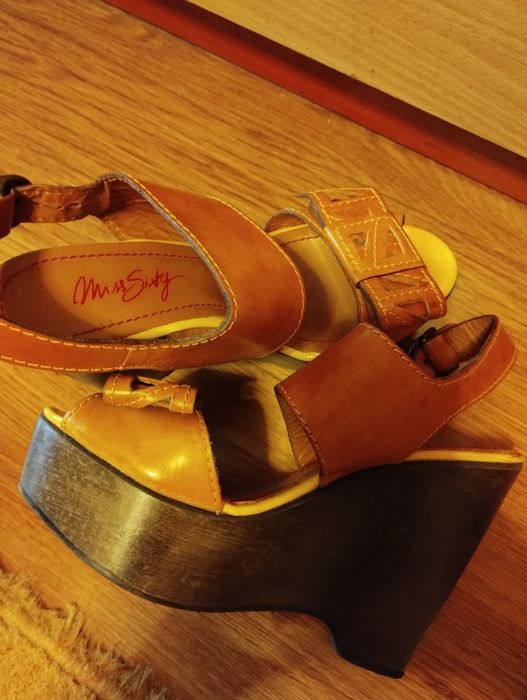 Страхотни маркови сандали Miss sixty