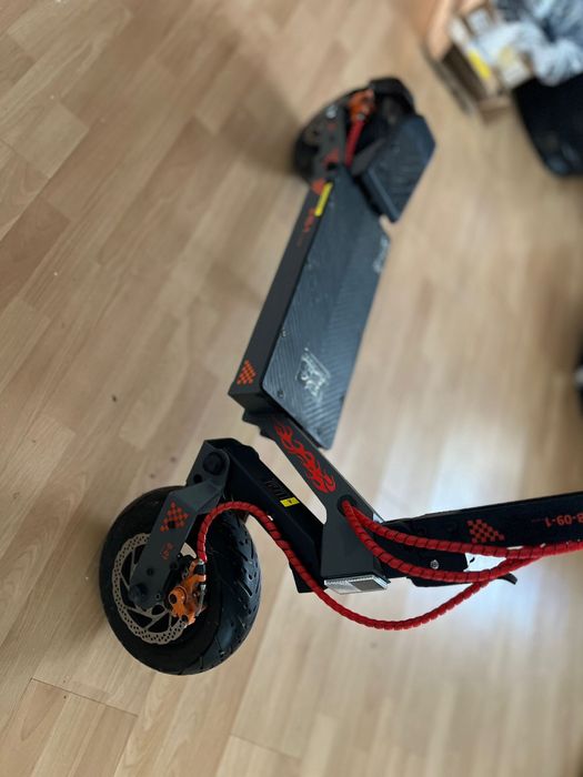 Trotineta electrica KuKirin G4 model 2025 garantie