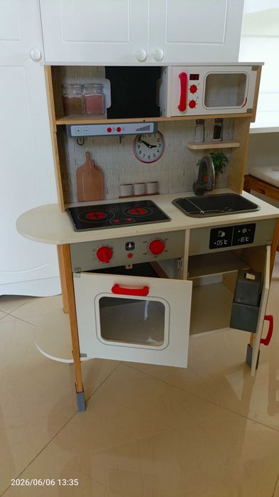 Детска кухня за игра
