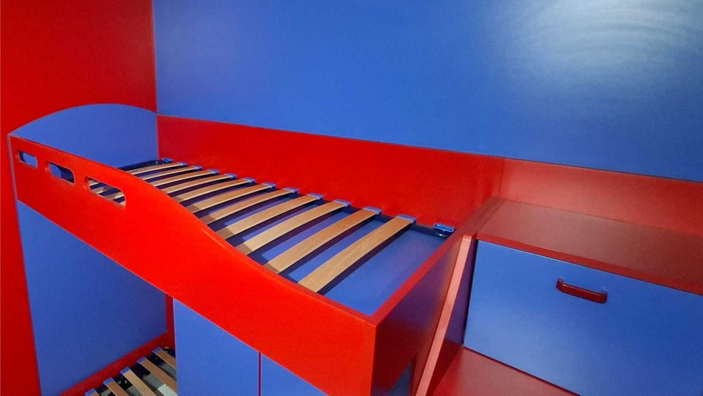 Oбзавеждане за детска стая.Двуетажно легло и гардероб. ПДЧ-18мм