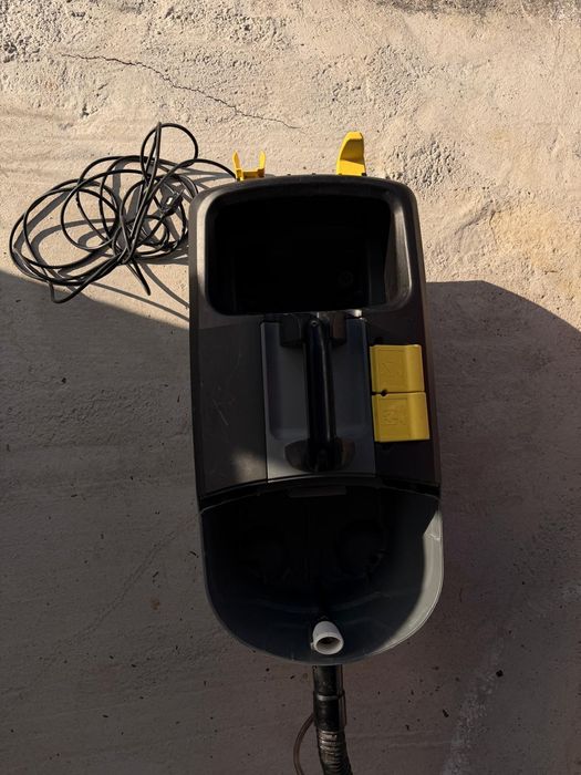 Aspirator Karcher profesional Puzzi 10/1