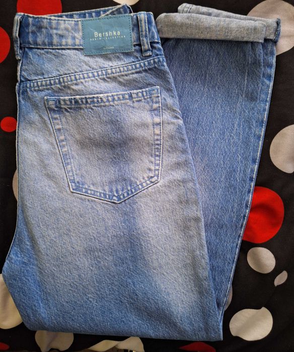 Blugi Bershka 38 noi