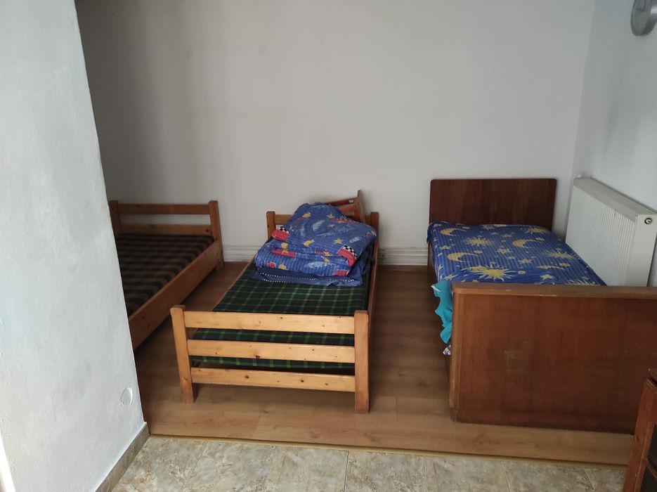 Casă de inchiriat  4-20 de locuri!