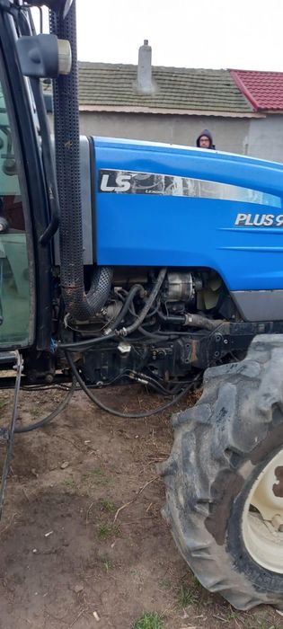 Tractor LS plus 90 ,4x4 + plug Huard reversibil 3 cormoane