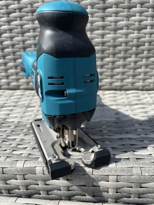 Pendular Makita DJV181