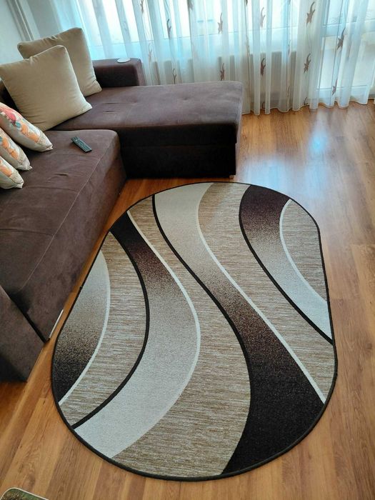 Продавам килим за трапезария /хол