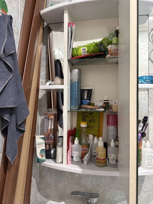 Полка зеркало в ванную