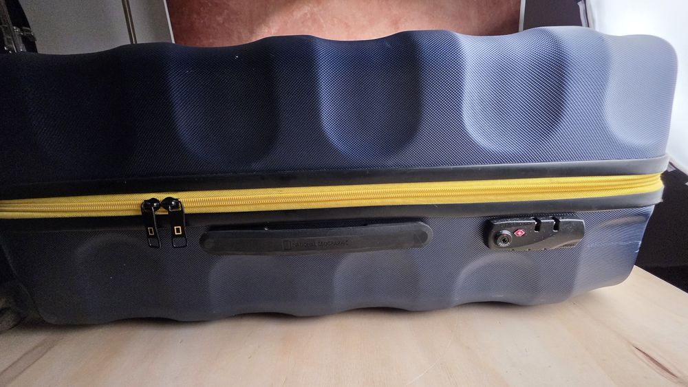 Valiză/Troller National Geographic hard-shell cu TSA lock, model premium