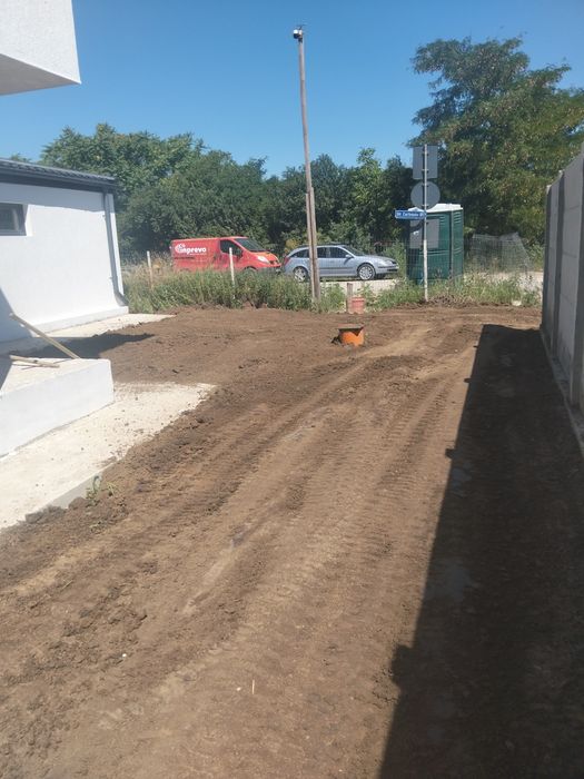 Amenajări curți, drumuri , mini escavator, bobcat, cilindru compactor