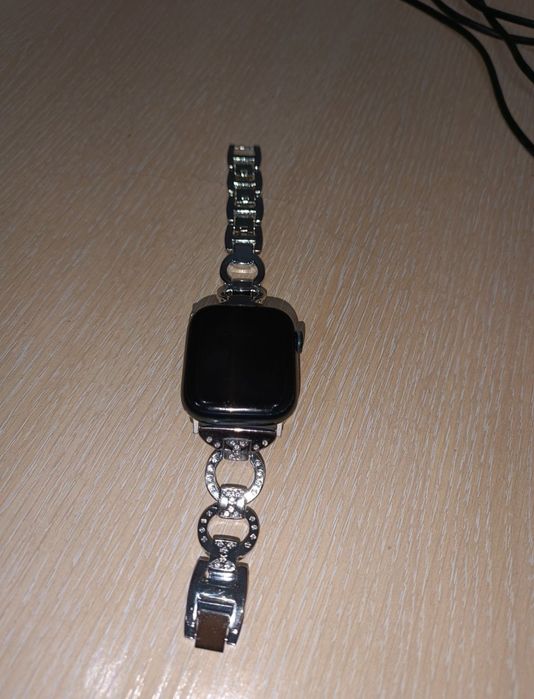 Apple watch series 8