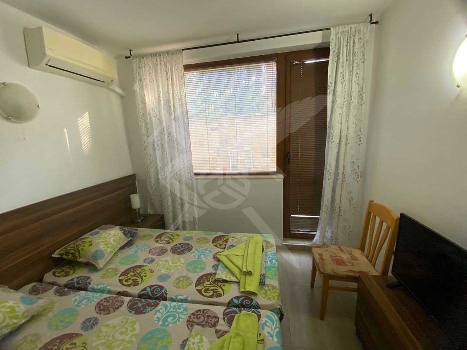 Дава се под наем Едностаен апартамент в к.к. Св.Св. Константин и Елена - 38 кв.м за 400 € - Снимка #2