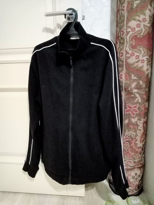 Продам мужской спортивный костюм