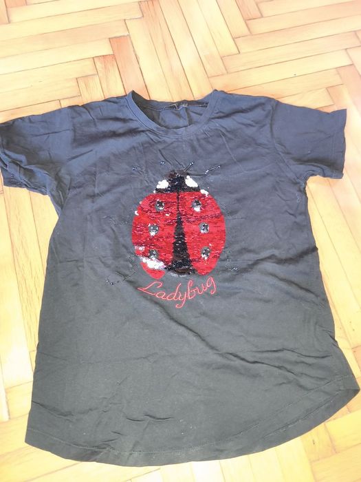 Тениска с ефект обръщащи се паети