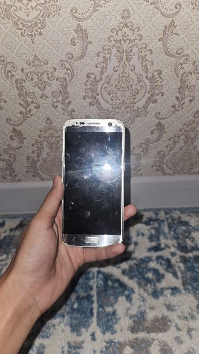 Samsung S7 с коробкой срочно