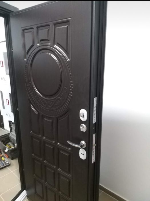 Сервисное обслуживание входных дверей.