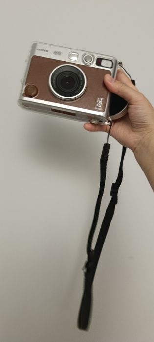 Instax Mini Evo коричневый