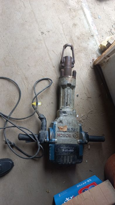 Bosch одбойник GSH27VC