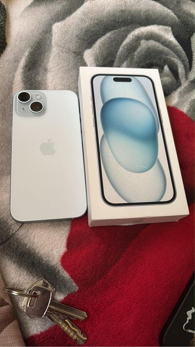iPhone 15 blue nou