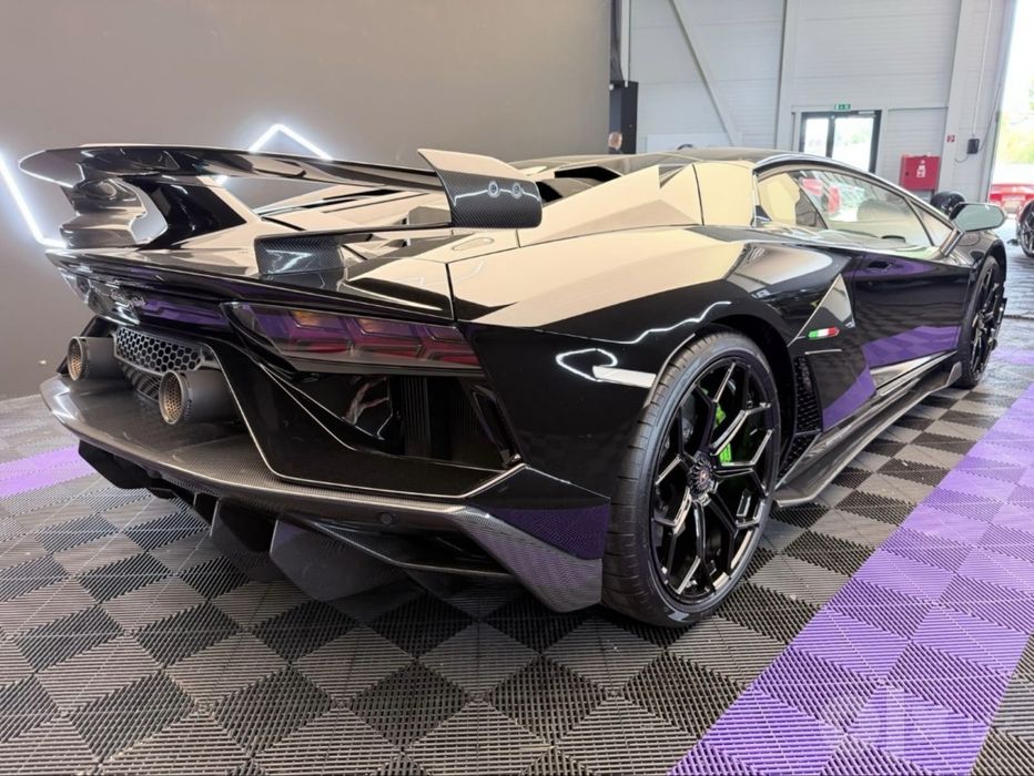 Lamborghini Aventador SVJ