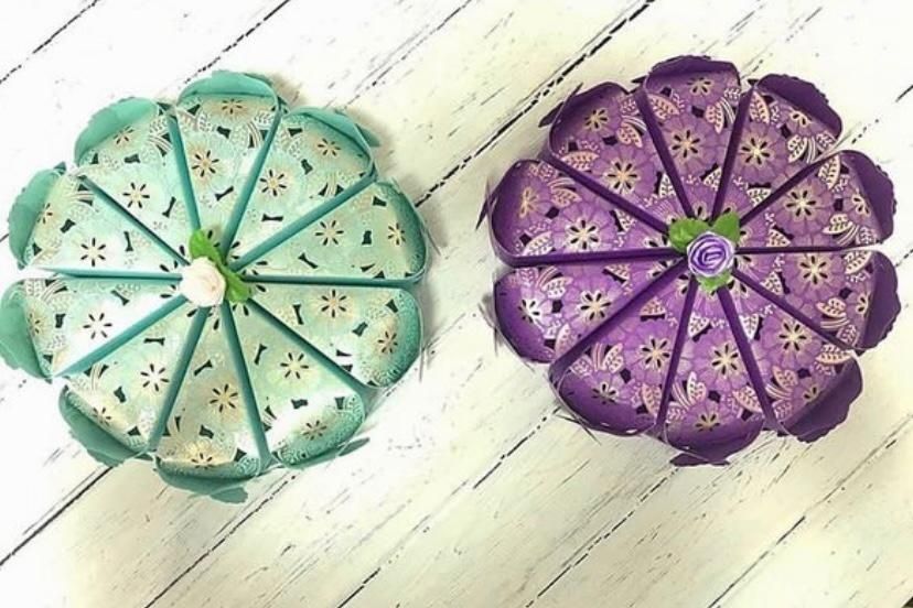 Бонбоньерки и значки Құдалар