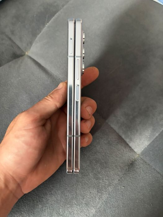 Samsung Z fold 5