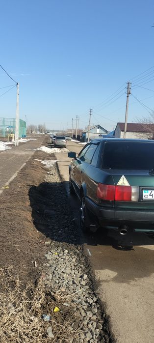 Продам Ауди 80 б4