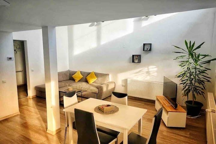 Inchiriez apartament 70 mp