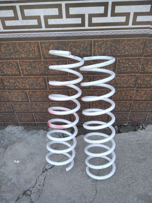 2102 prujina sotiladi