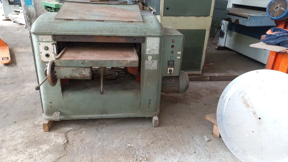 щрайхмус 610 мм.липсва двигателчето за нагоре надолу на плота и няма к