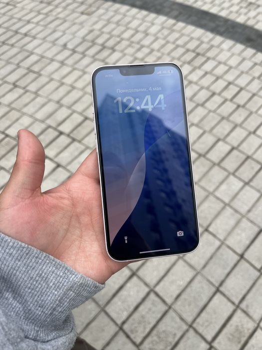 Продам Iphone 13