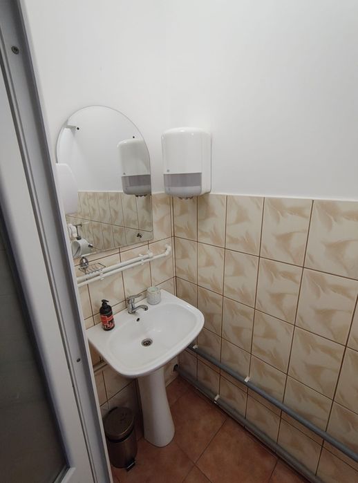 Inchiriez spatiu comercial