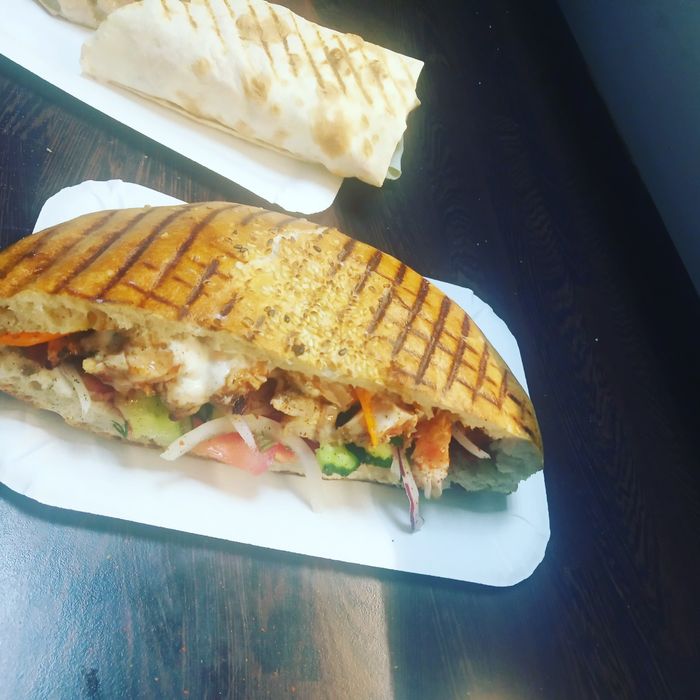 Фастфут жұмысшы кажет