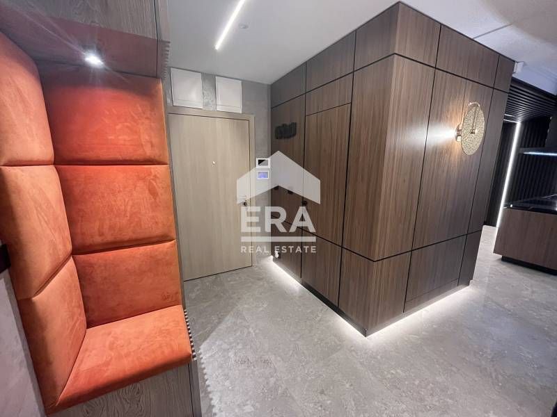 Продава се Тристаен апартамент в Варна, Възраждане 1 - 108 кв.м за 2593 €/кв.м - Снимка #9