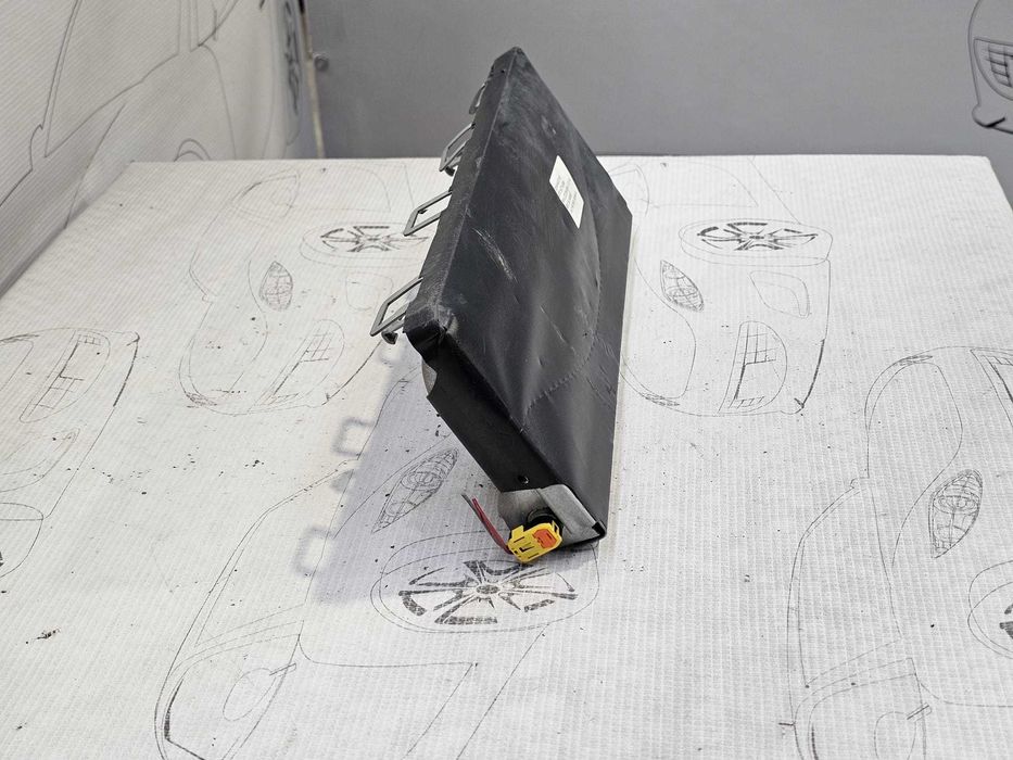 Airbag genunchi sofer Audi A3 8V 2014 1.2 TFSI 77kW Cod OEM: 8V2880841A (5F3)