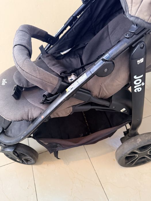 Коляска прогулочный Joie