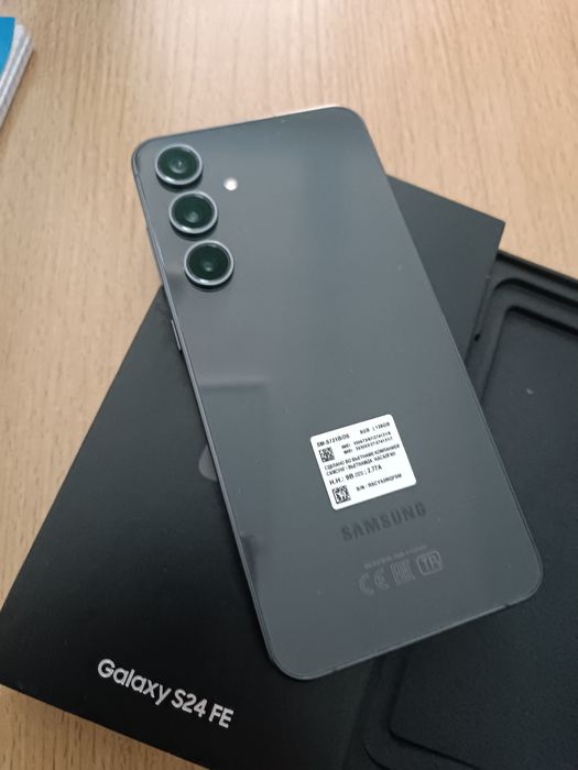 Samsung S24 FE  новый