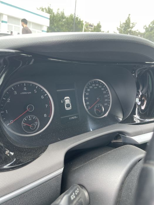 KIA K5 sotiladi boshlangich tolov 500$