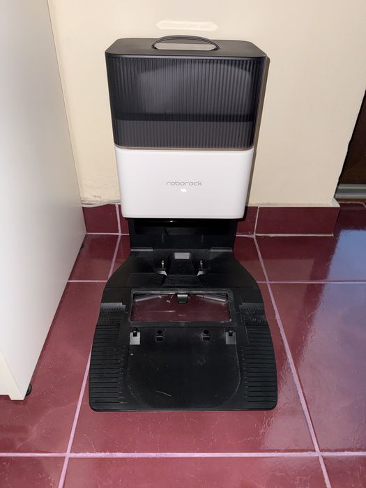 Roborock S8 Plus – Stație Auto-Golire – Stare foarte bună