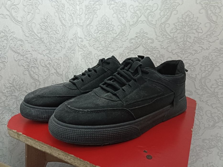 Продам кроссовки