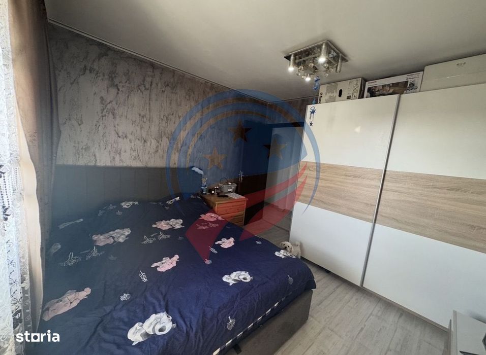 Apartament 3 camere decomandat Craiovita Noua-Scoala nr. 33